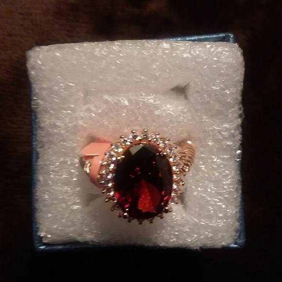 Ladies Ring - Picture 2 of 4